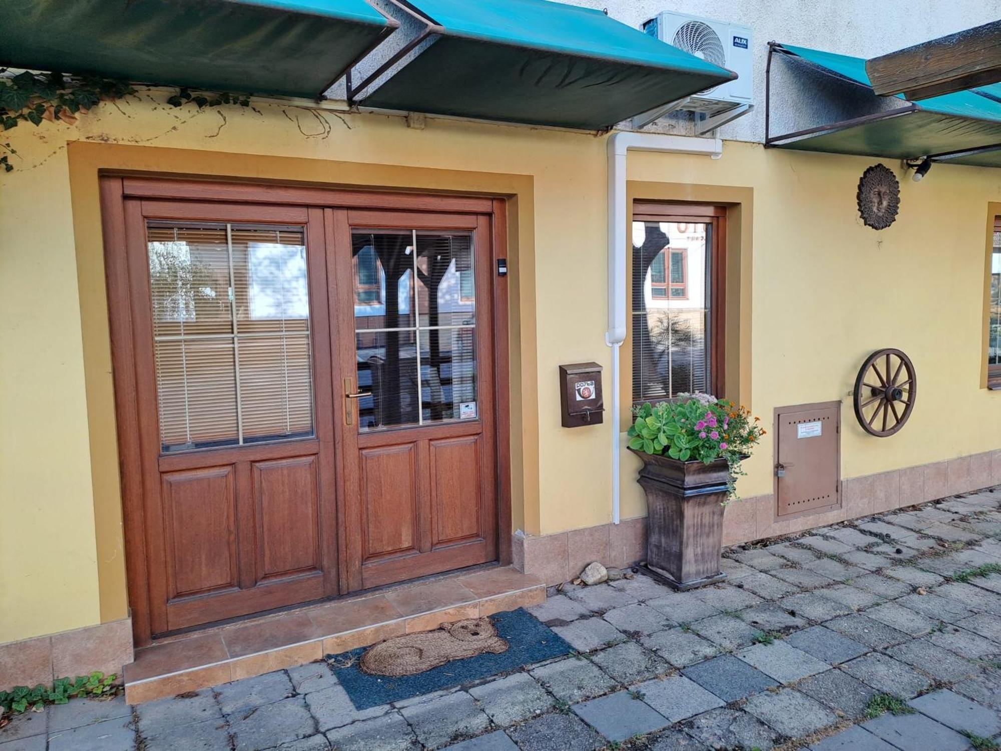Apartman Romana Postorna Exterior photo